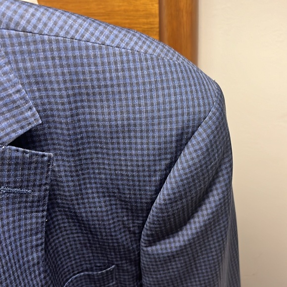 Classic Men’s Navy Suit Jacket 44R DKNY - Picture 4 of 6